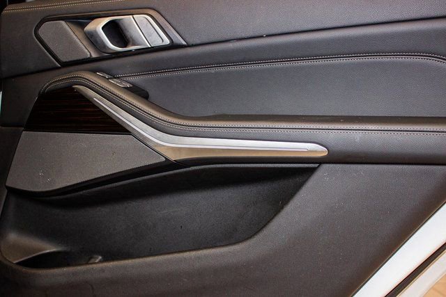 Used 2019 BMW X7 xDrive50i w/ Executive Package image 14