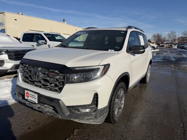 Used 2024 Honda Passport TrailSport image 3