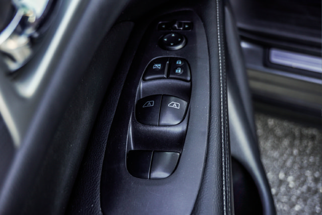 Used 2019 Nissan Pathfinder SL FWD image 24
