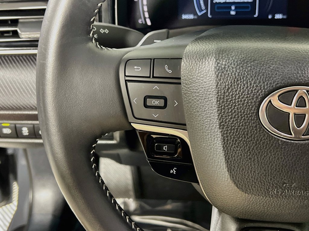 Used 2025 Toyota Camry SE w/ Multimedia Upgrade Package FWD image 16