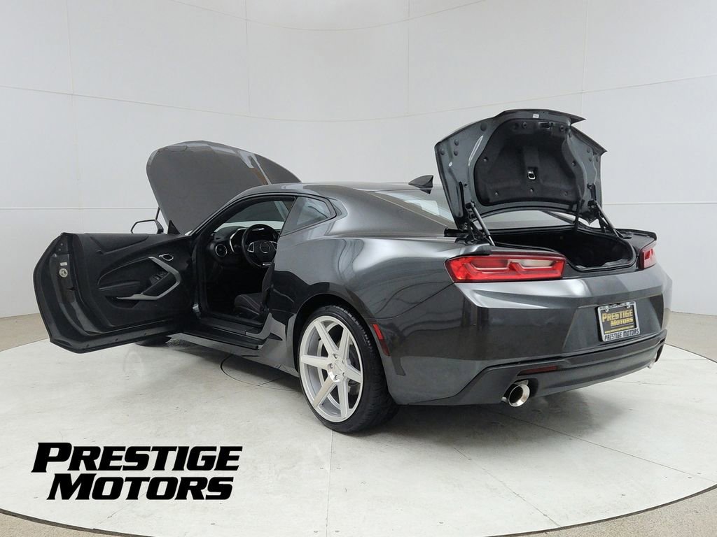 Used 2016 Chevrolet Camaro LT RWD image 11