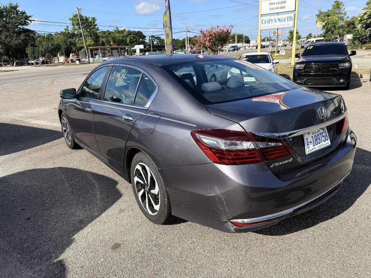 Used 2016 Honda Accord EX image 10