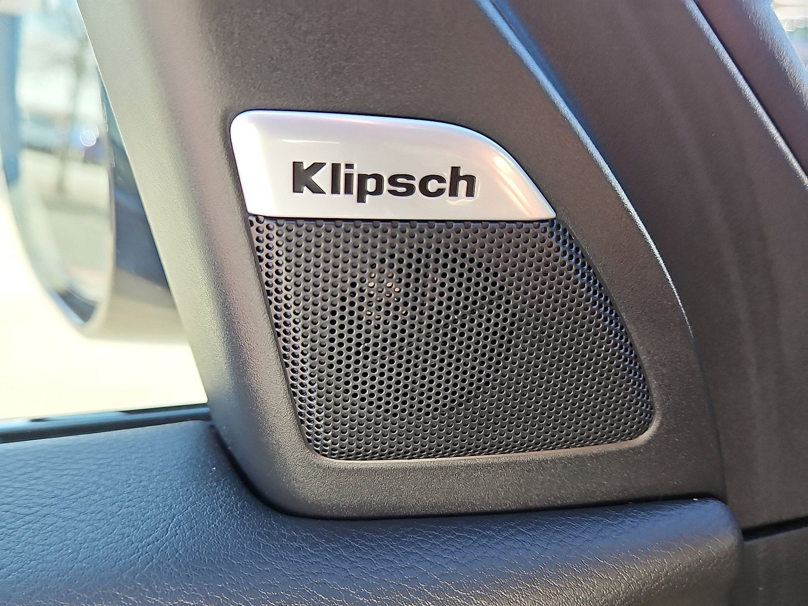 Used 2025 Nissan Armada PRO-4X image 16