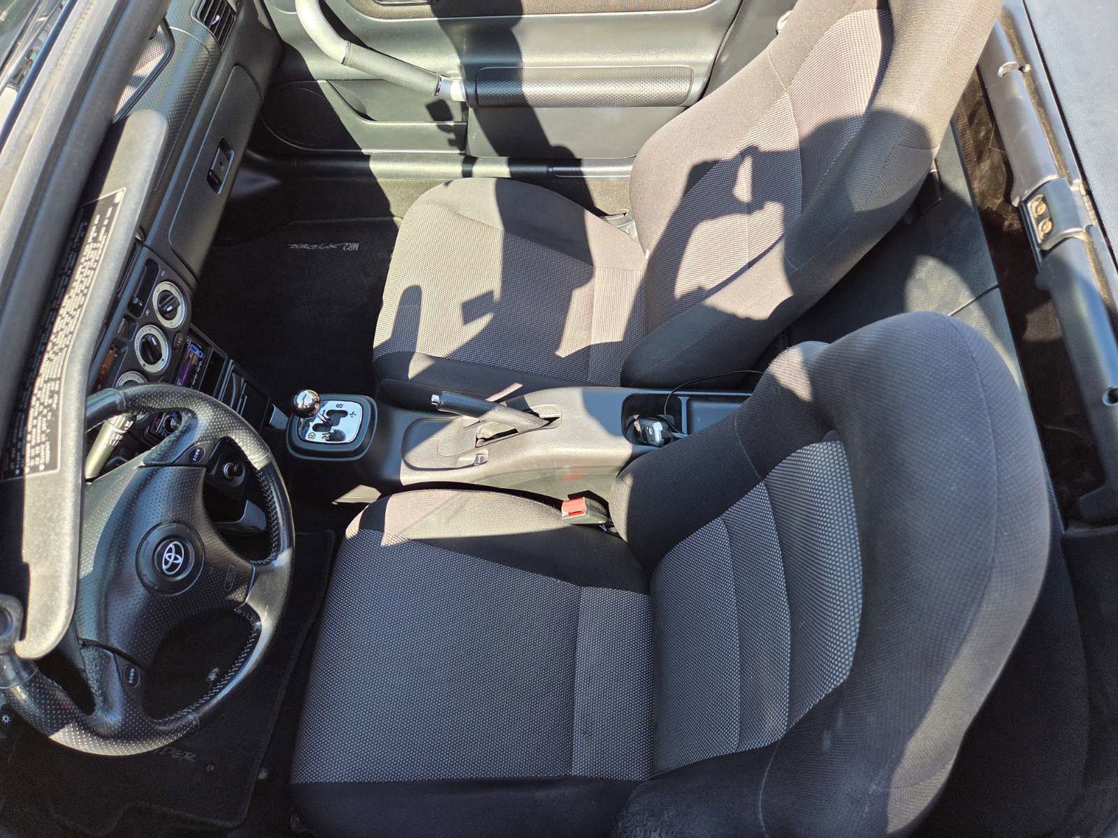 Used 2005 Toyota MR2 image 17