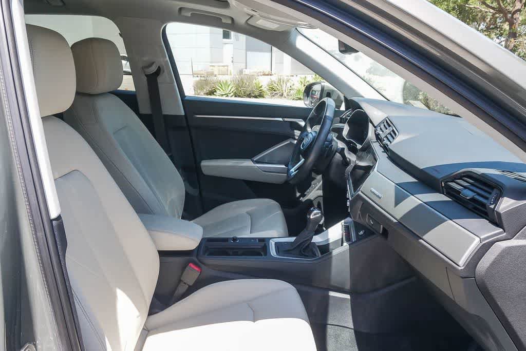 Used 2023 Audi Q3 2.0T Premium w/ Convenience Package AWD/4WD image 17