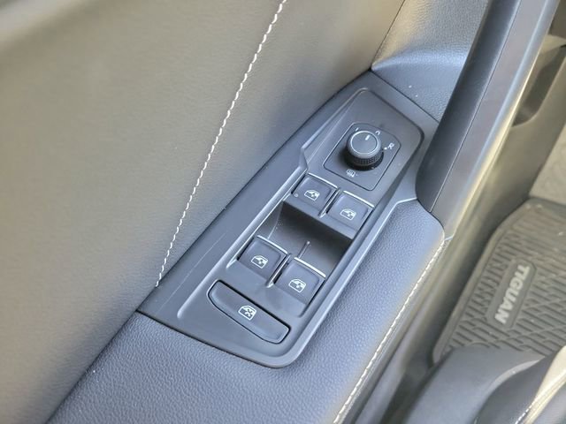 Used 2022 Volkswagen Tiguan SE image 27