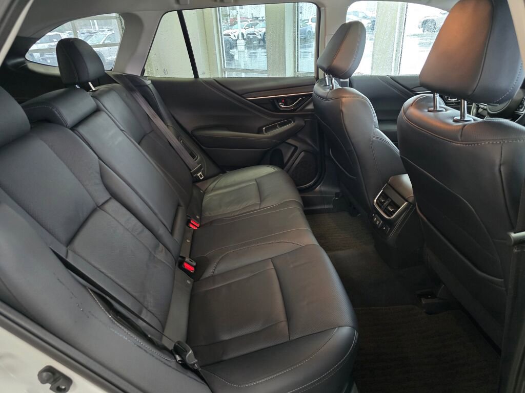 Used 2022 Subaru Outback Limited image 41