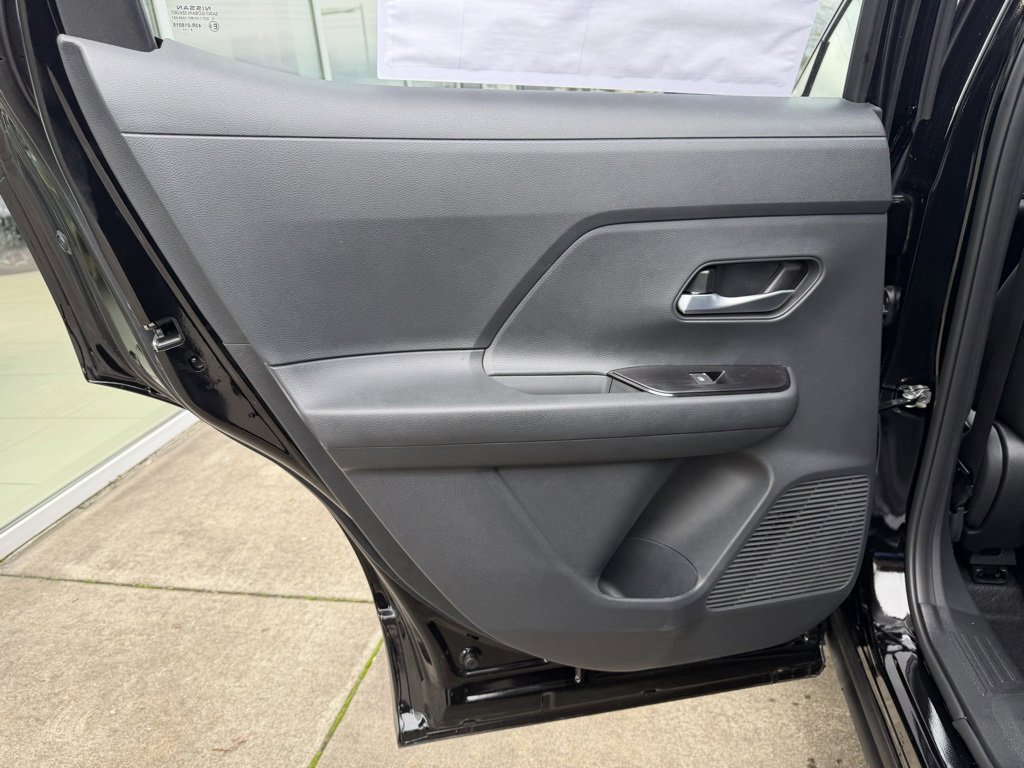 New 2026 Nissan Kicks SR w/ Cold Weather Package image 28