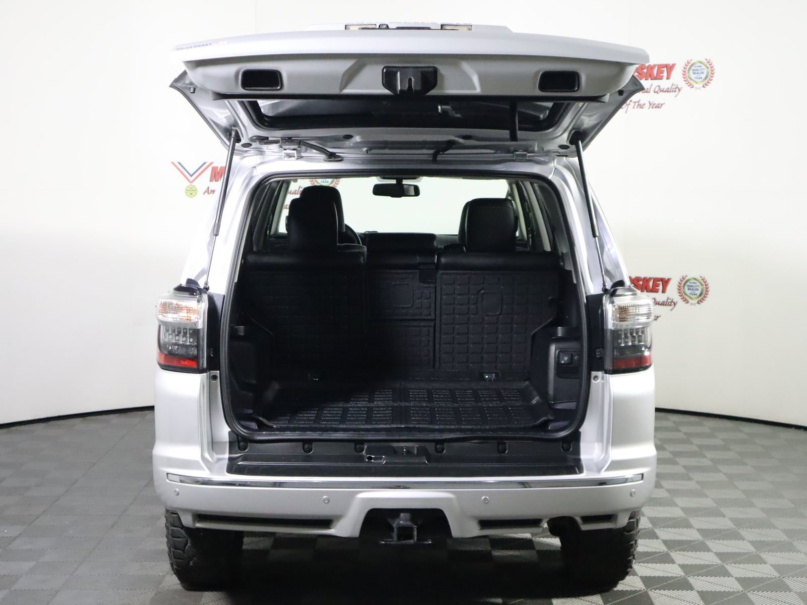 Used 2016 Toyota 4Runner Limited AWD/4WD image 12