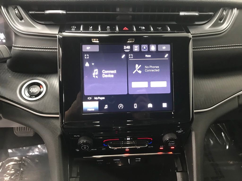 Used 2023 Jeep Grand Cherokee L Laredo image 17