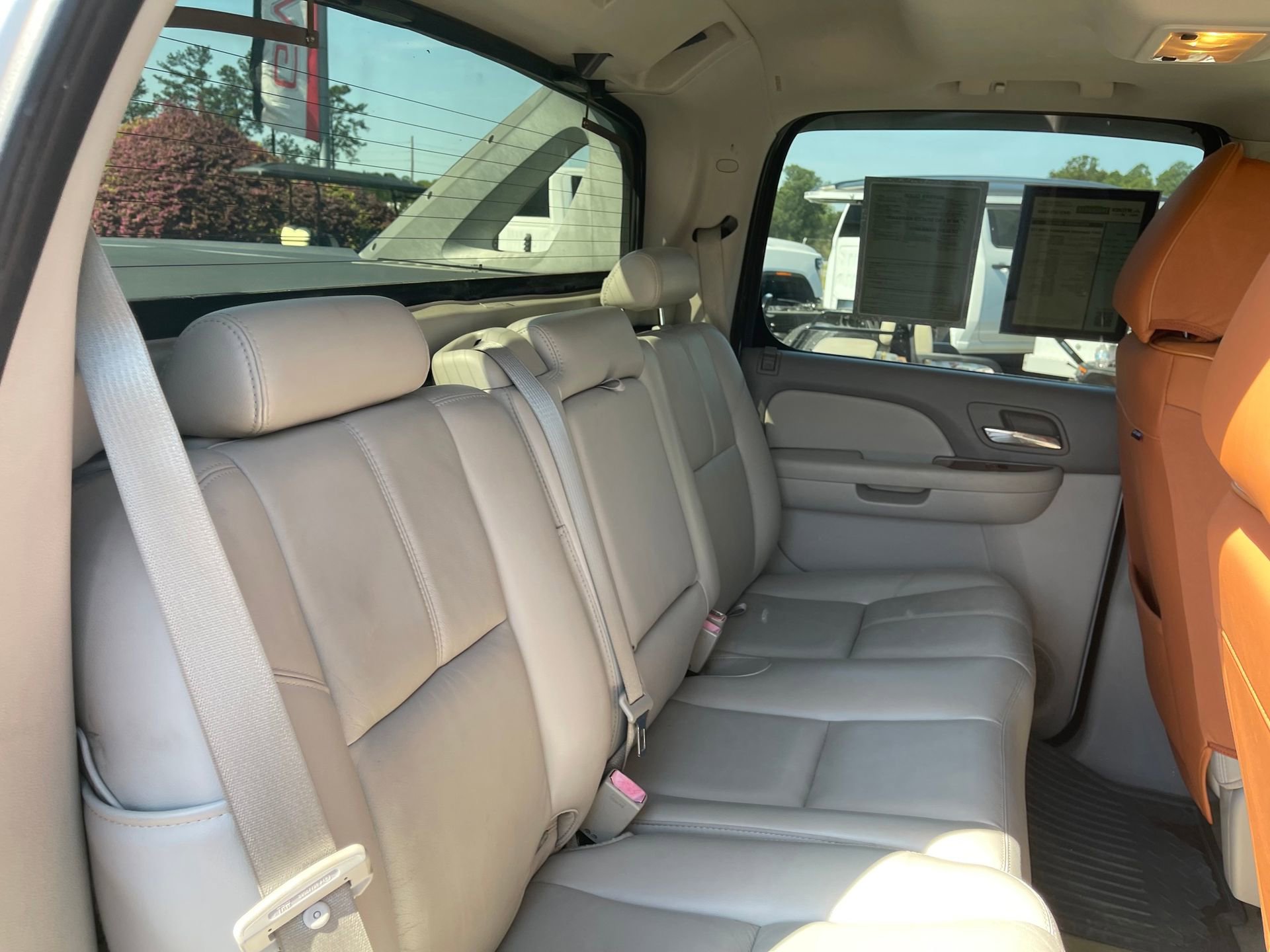 Used 2007 Chevrolet Avalanche LTZ w/ LTZ Preferred Equipment Group image 24