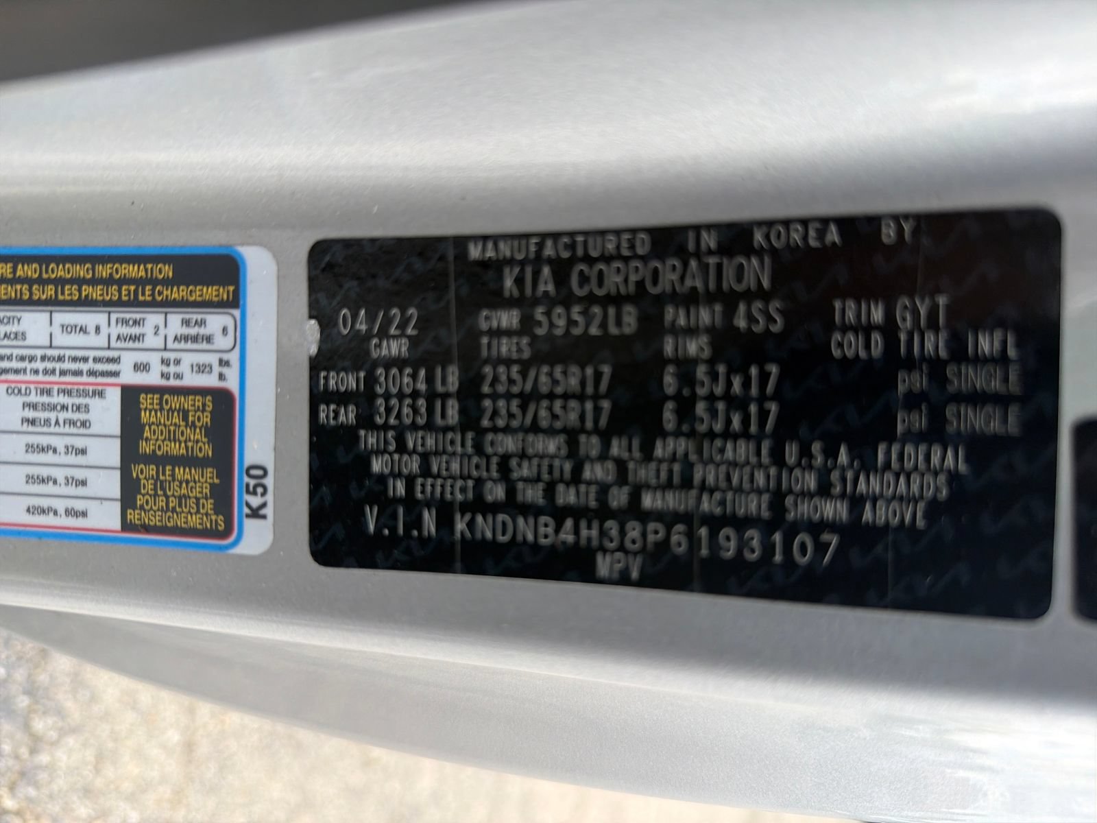Used 2023 Kia Carnival LX FWD image 31