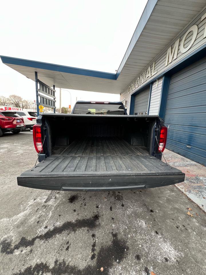 Used 2021 GMC Sierra 1500 4x4 Crew Cab w/ Sierra Value Package image 6