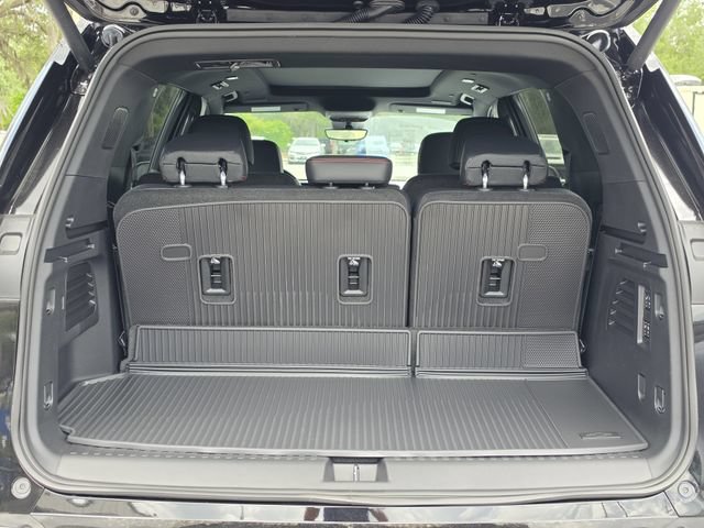New 2026 Chevrolet Traverse RS w/ LPO, Floor Liner Package FWD image 11