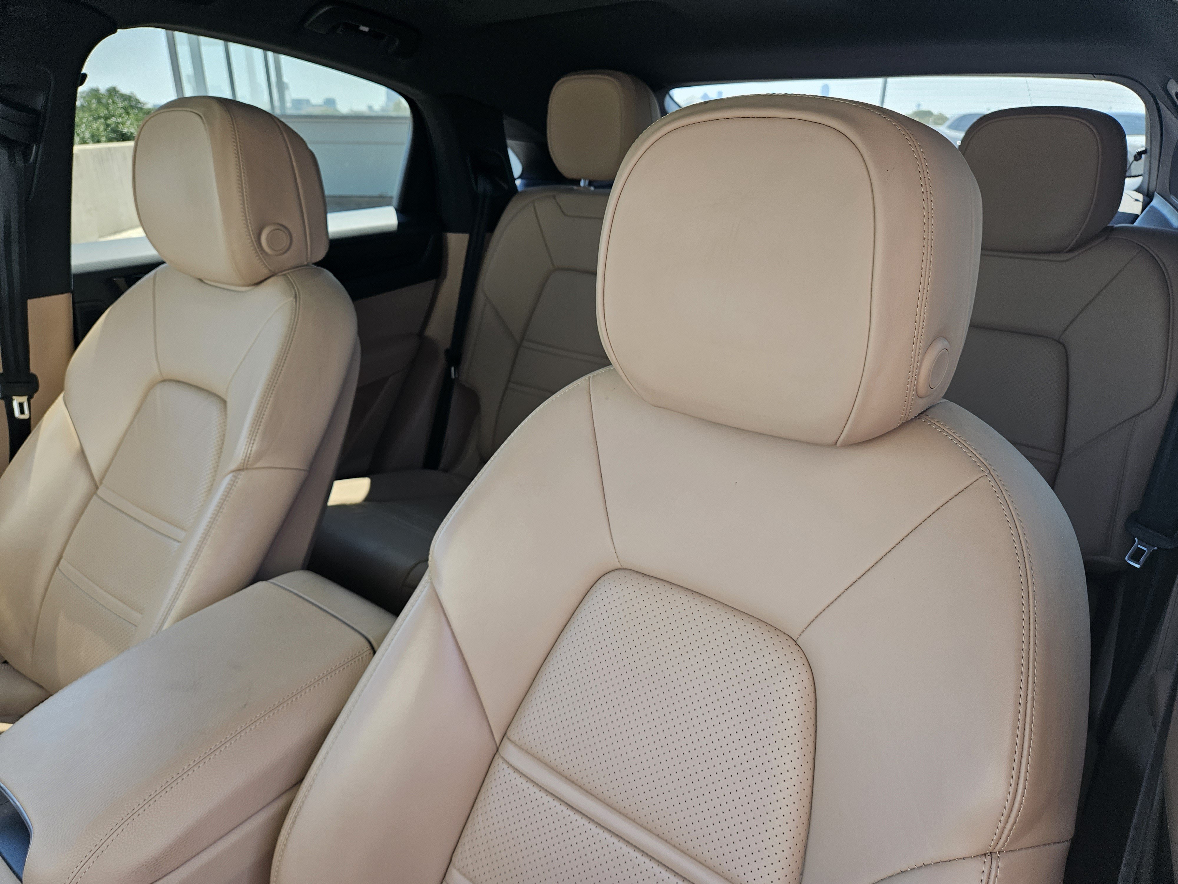 Certified 2021 Porsche Cayenne Coupe AWD/4WD image 6