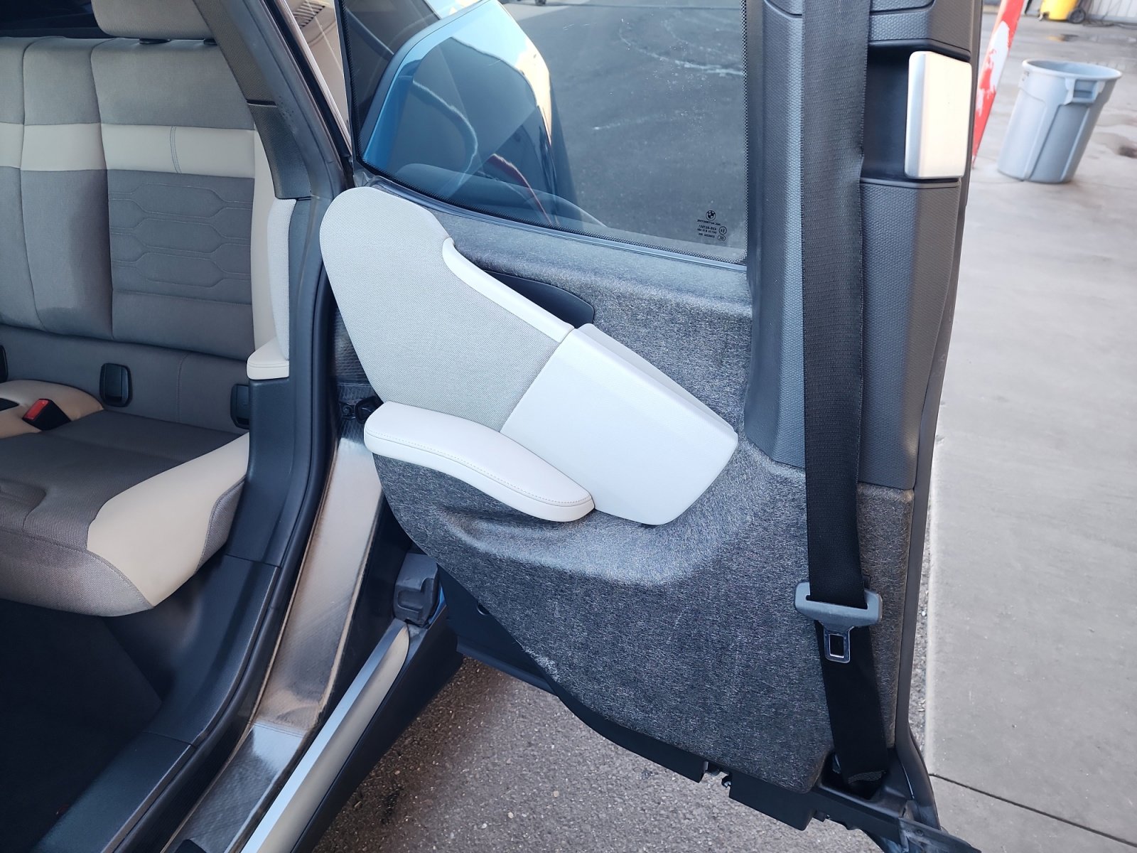 Used 2018 BMW i3 image 16