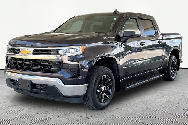 Used 2023 Chevrolet Silverado 1500 LT AWD/4WD image 3