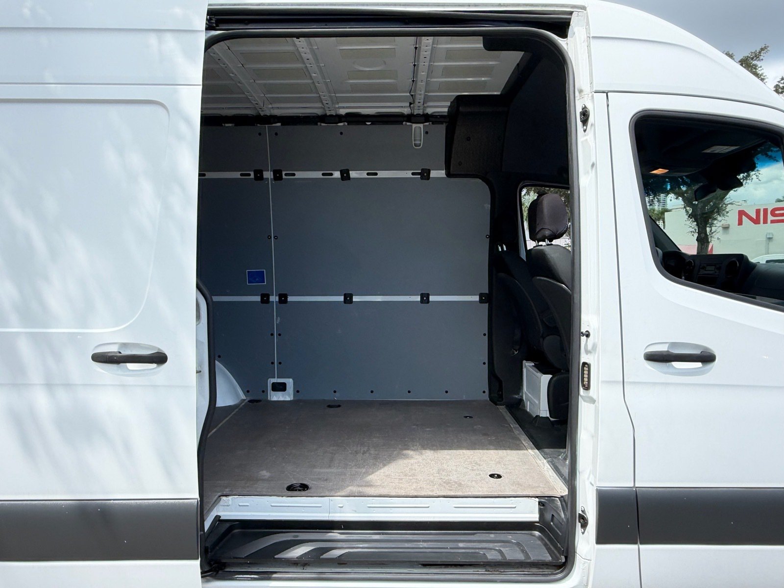 Used 2022 Mercedes-Benz Sprinter 2500 image 13