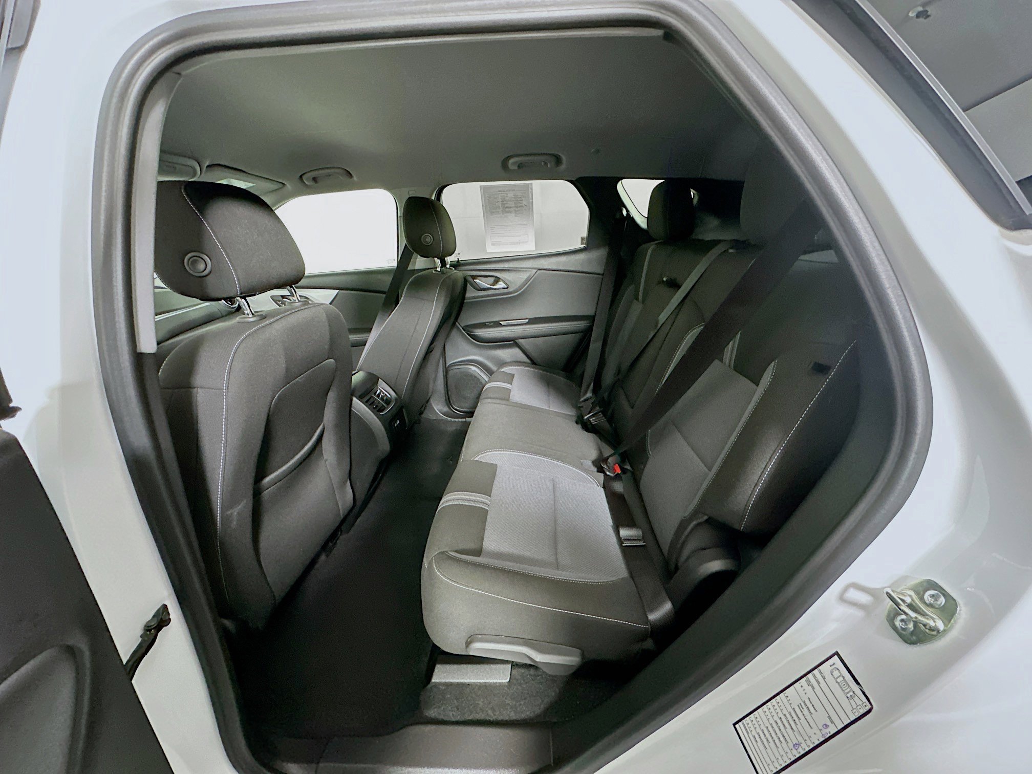 Used 2025 Chevrolet Blazer LT FWD image 26