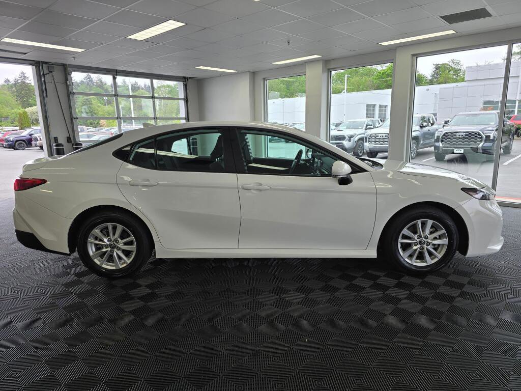 Used 2025 Toyota Camry LE FWD image 2