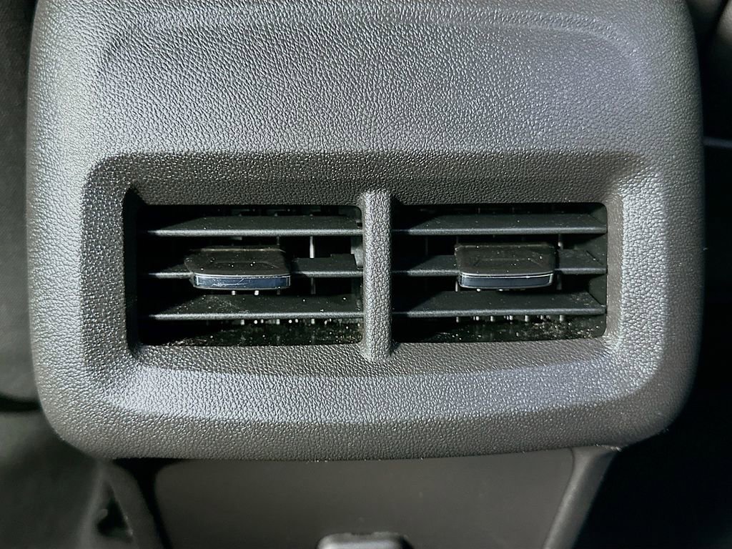 Used 2024 GMC Terrain SLE image 24