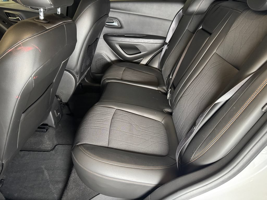Used 2018 Chevrolet Trax LT w/ LT Convenience Package AWD/4WD image 20