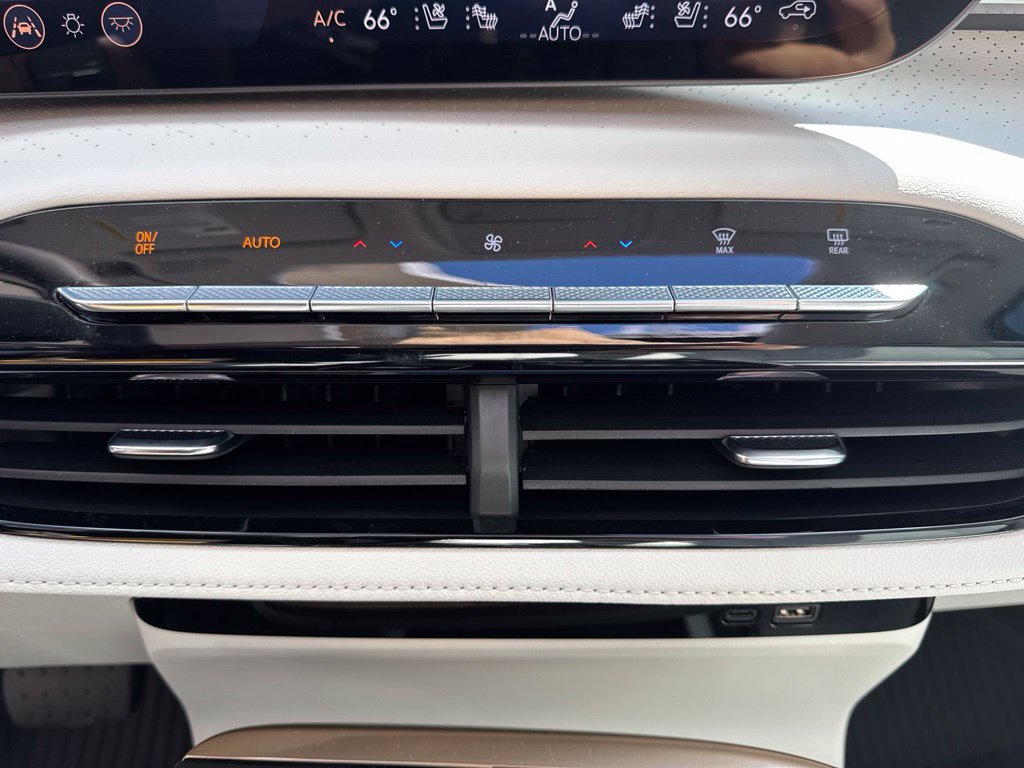 Used 2026 Buick Enclave Avenir w/ Super Cruise Package FWD image 21