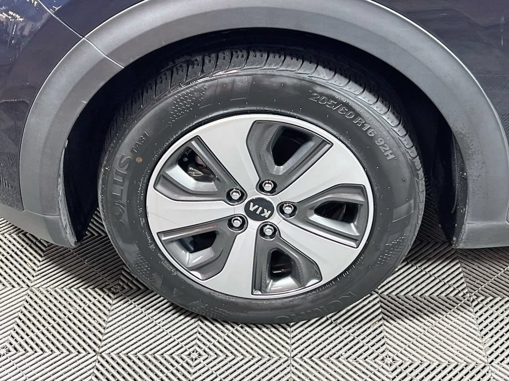 Used 2018 Kia Niro EX Premium FWD image 28