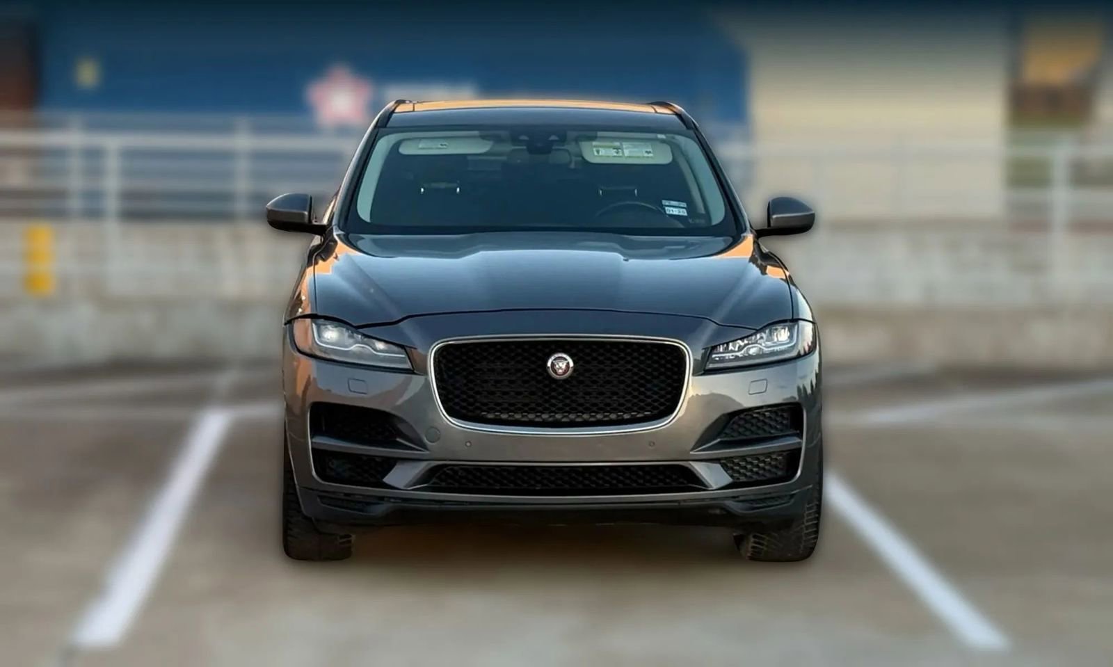 Used 2018 Jaguar F-PACE Prestige image 2