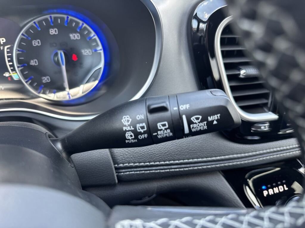 New 2026 Chrysler Pacifica Limited image 21