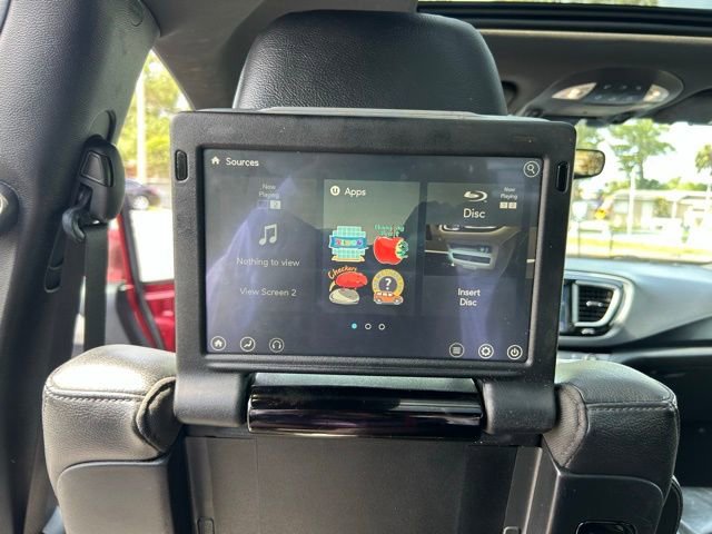 Used 2019 Chrysler Pacifica Touring-L Plus w/ S Appearance Package image 19