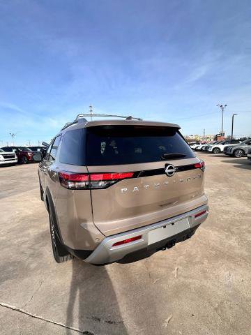 Certified 2024 Nissan Pathfinder Platinum image 11