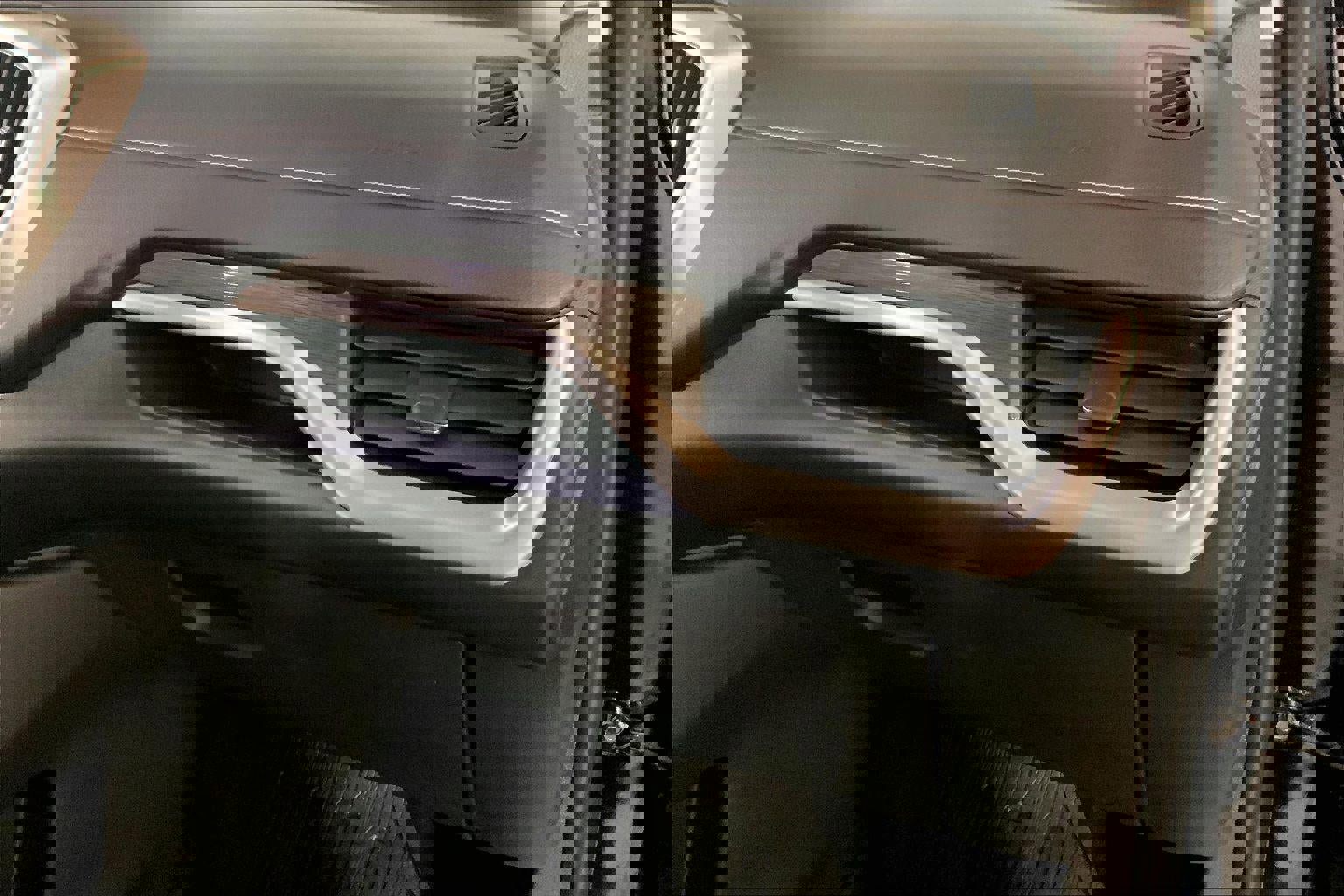 Used 2023 GMC Terrain Denali w/ Black Diamond Edition image 16