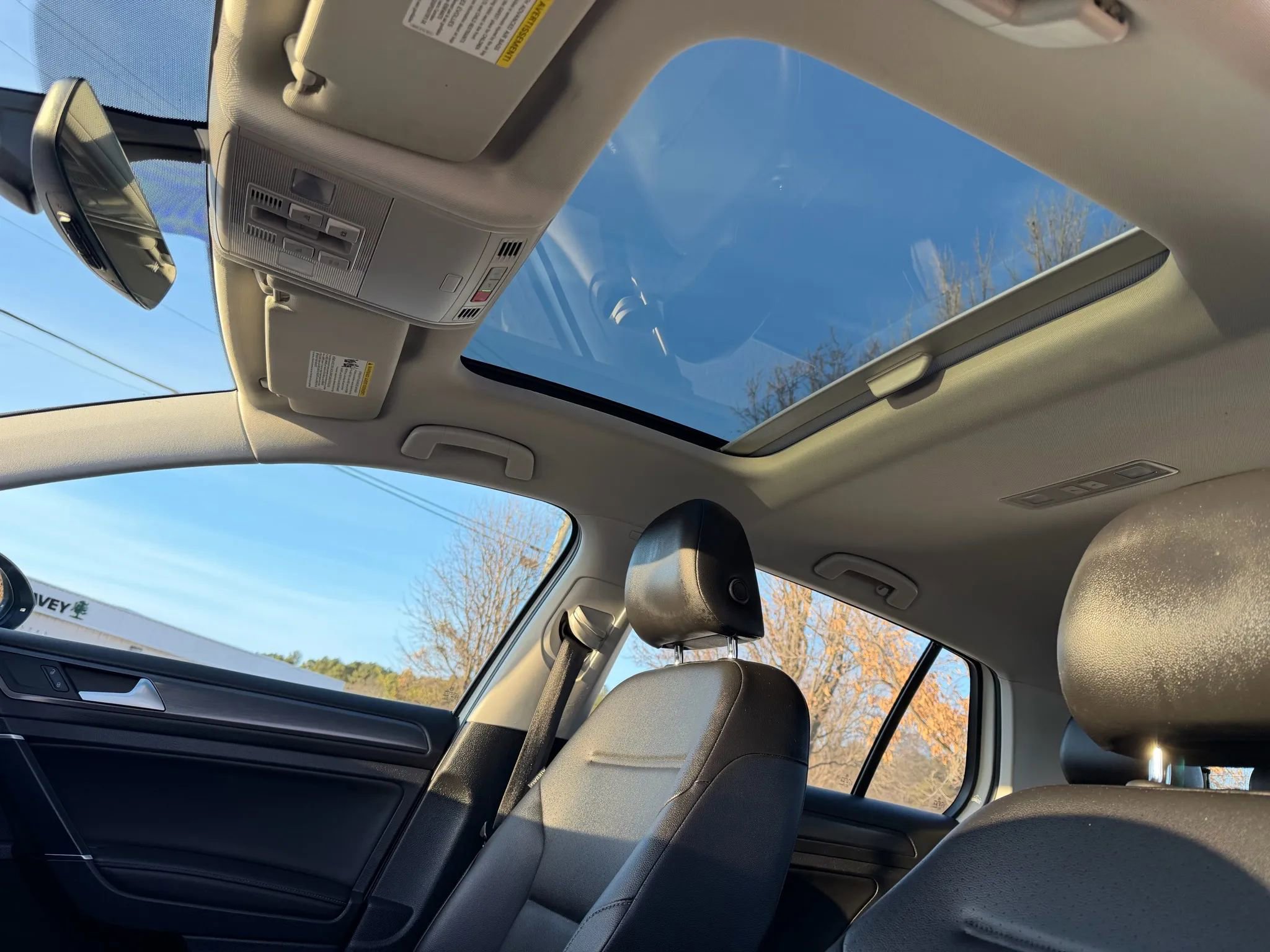 Used 2020 Volkswagen Golf 4-Door image 14