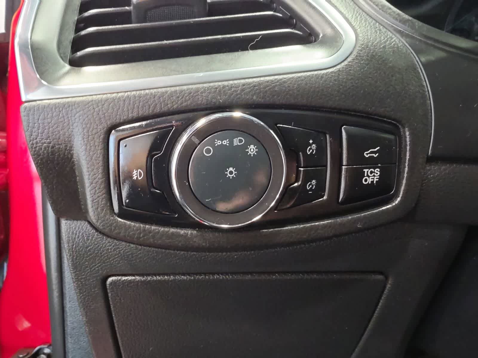 Used 2024 Ford Edge Titanium w/ Equipment Group 301A AWD/4WD image 20