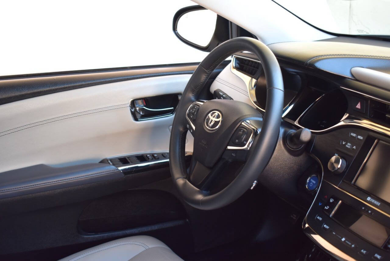 Used 2014 Toyota Avalon Limited w/ Technology Package FWD image 23