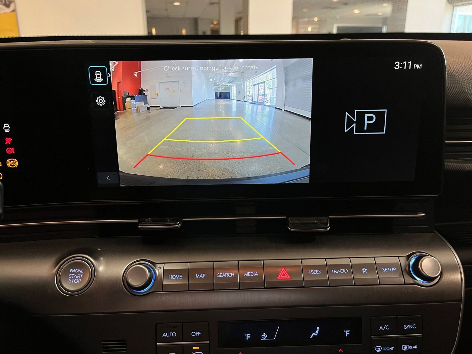 Used 2025 Hyundai Kona SEL image 24