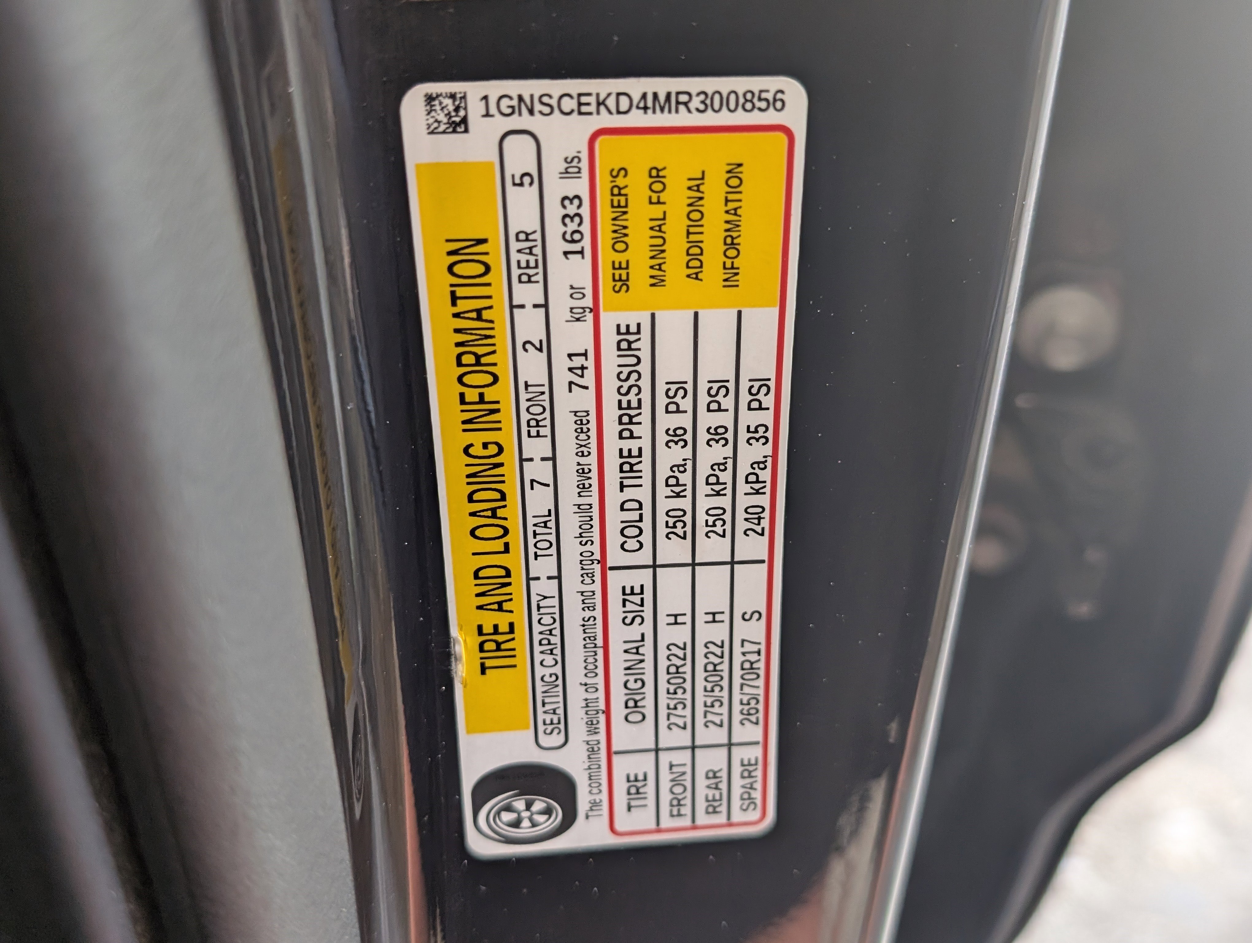 Used 2021 Chevrolet Suburban RST w/ Luxury Package RWD image 40