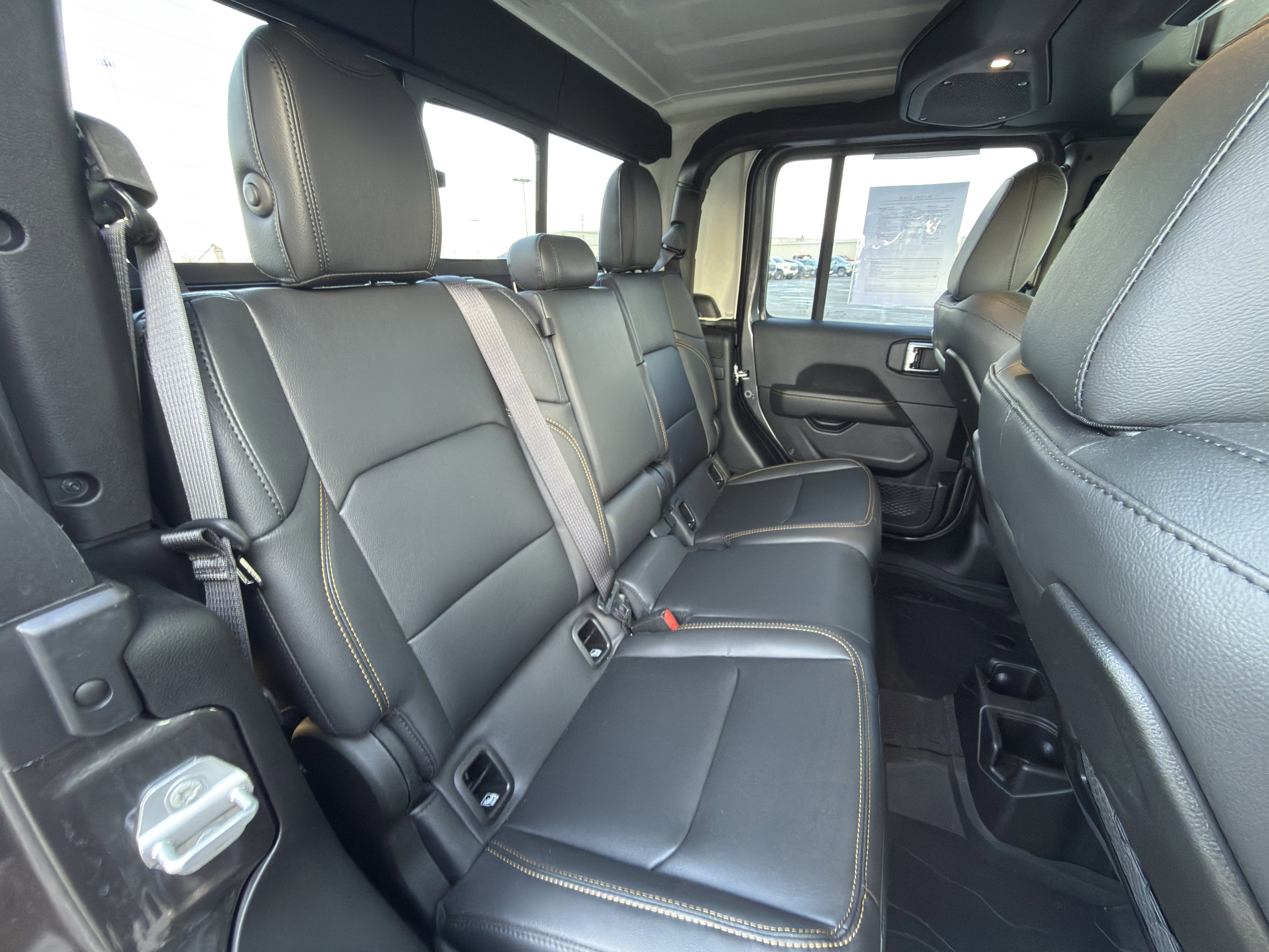 Used 2025 Jeep Gladiator Sport image 12