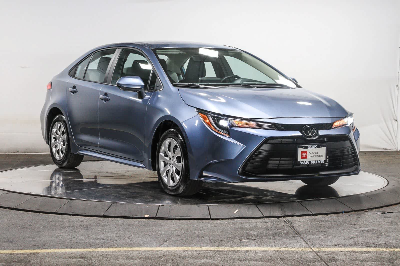 Certified 2025 Toyota Corolla LE FWD image 5