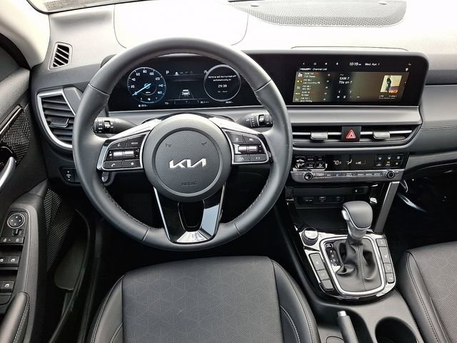 Certified 2025 Kia Seltos EX w/ EX Sunroof Package image 12