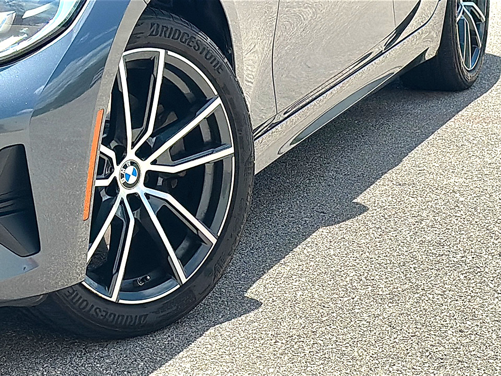 Used 2021 BMW 330i Sedan w/ Convenience Package RWD image 3