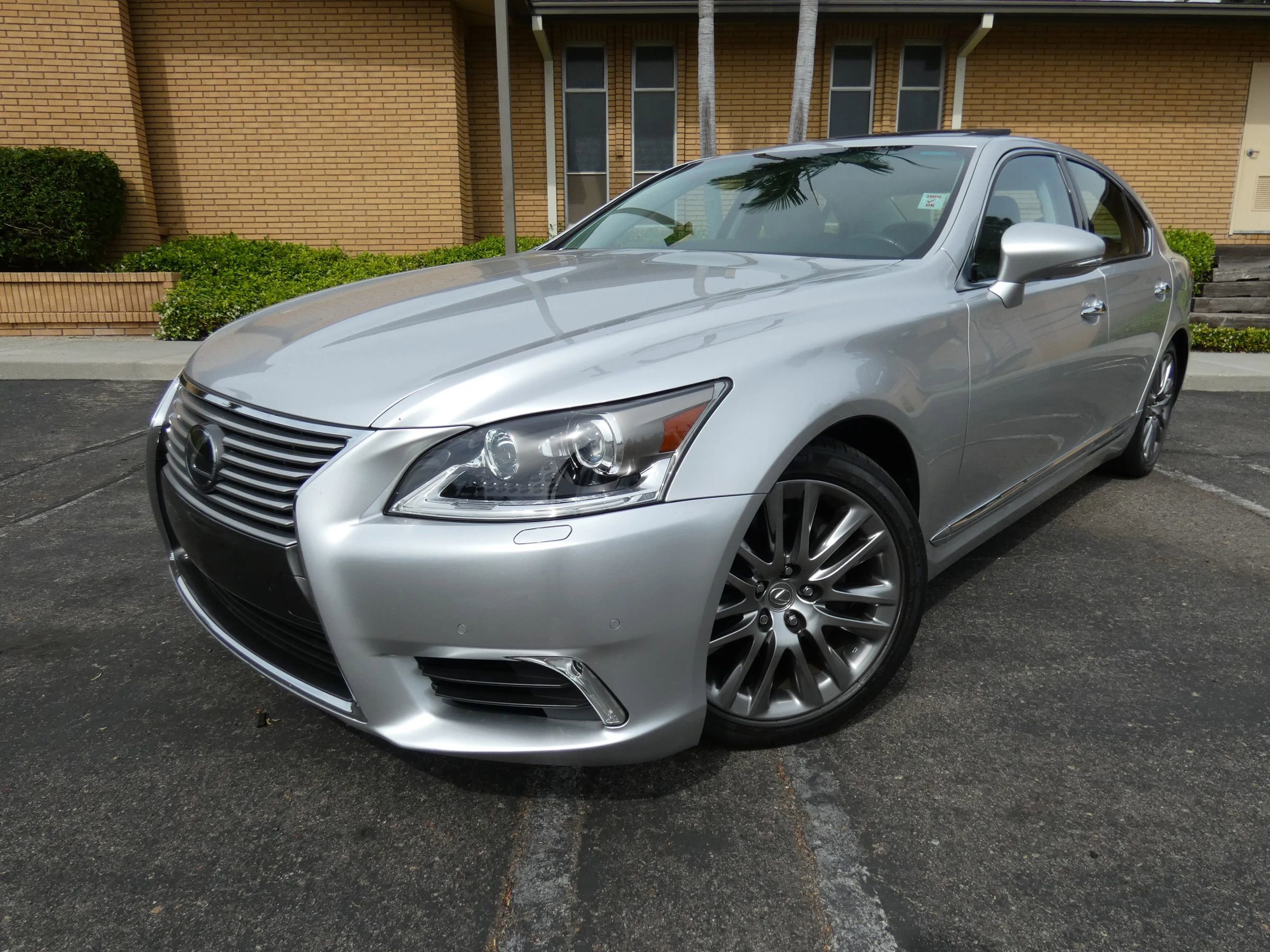 Used 2016 Lexus LS 460 w/ Comfort Package image 7