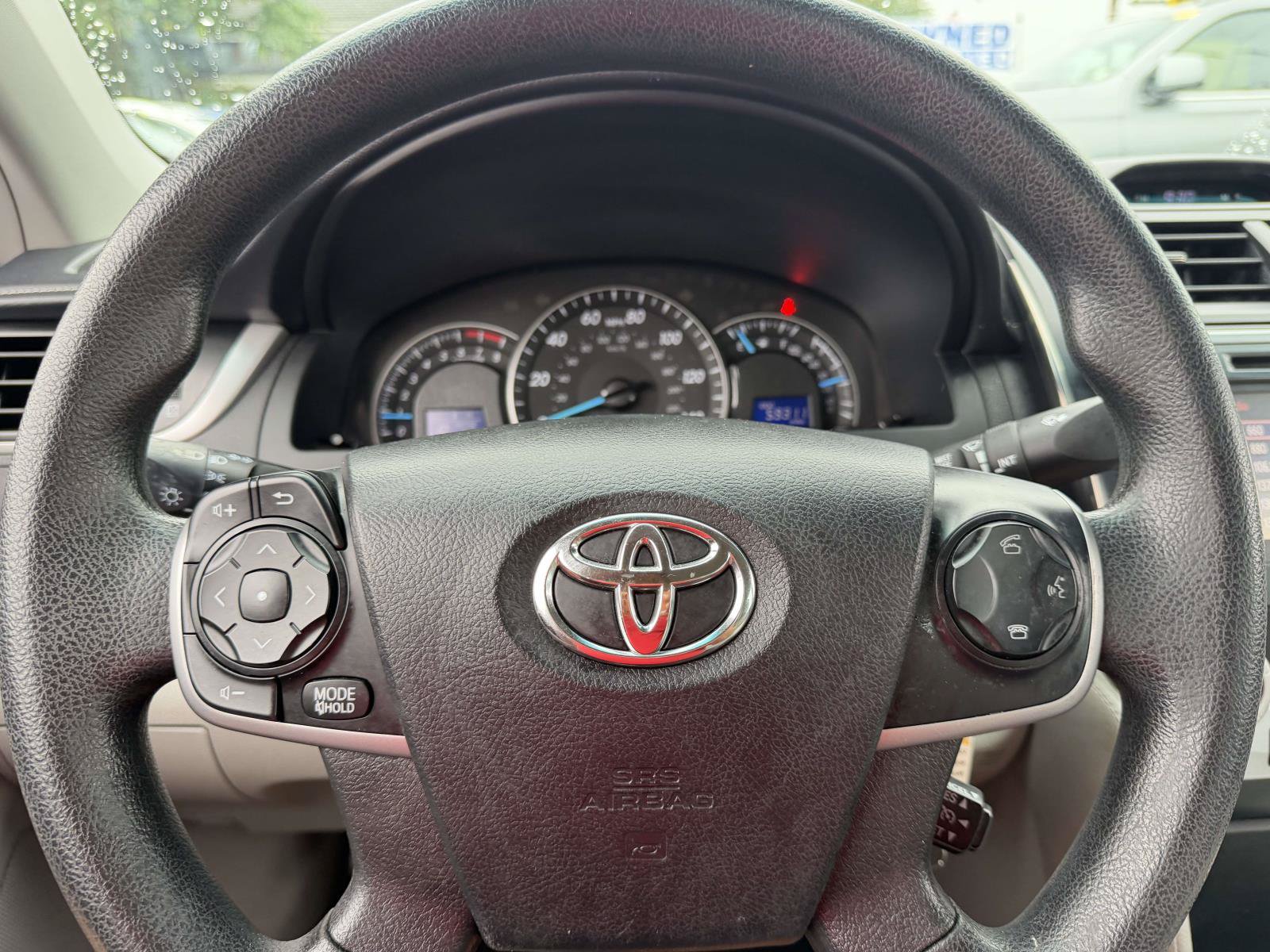 Used 2014 Toyota Camry LE FWD image 27