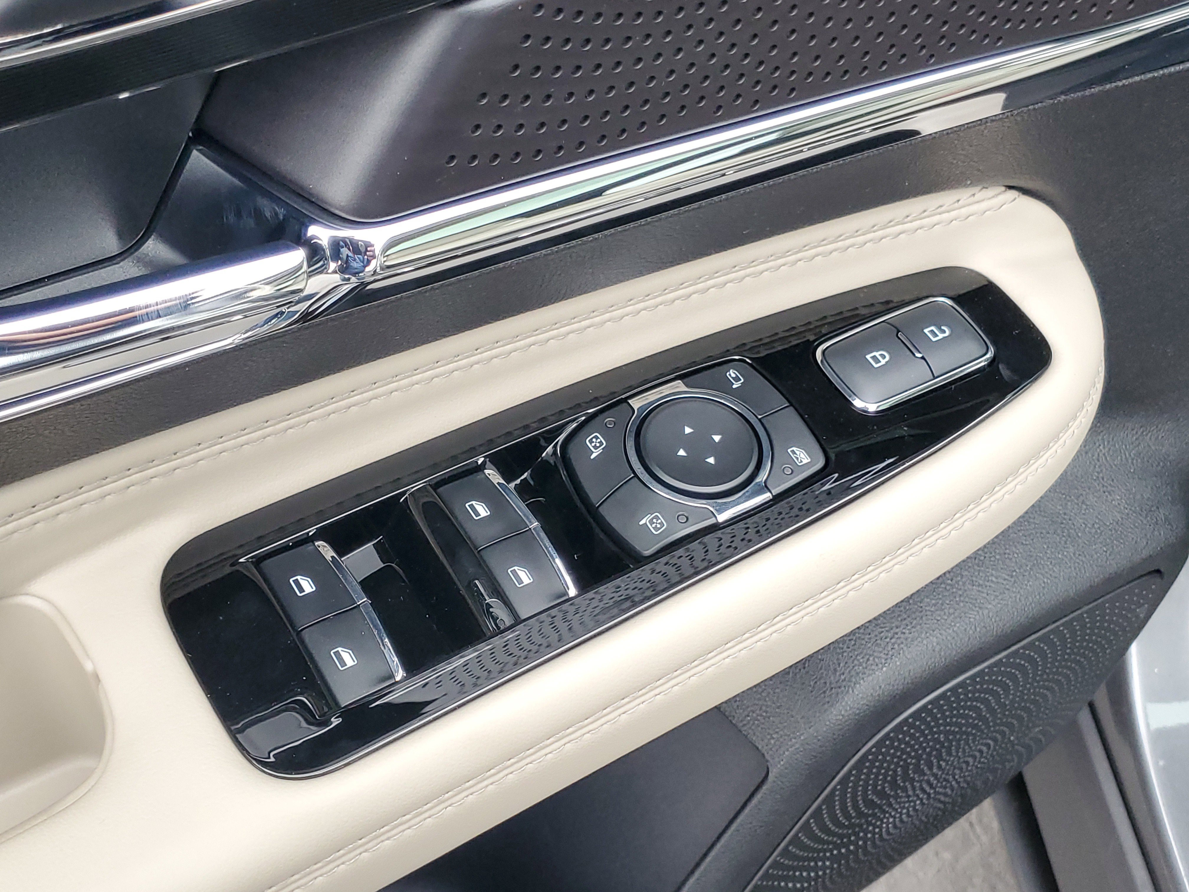 New 2026 Lincoln Corsair Reserve w/ Jet Appearance Package image 10