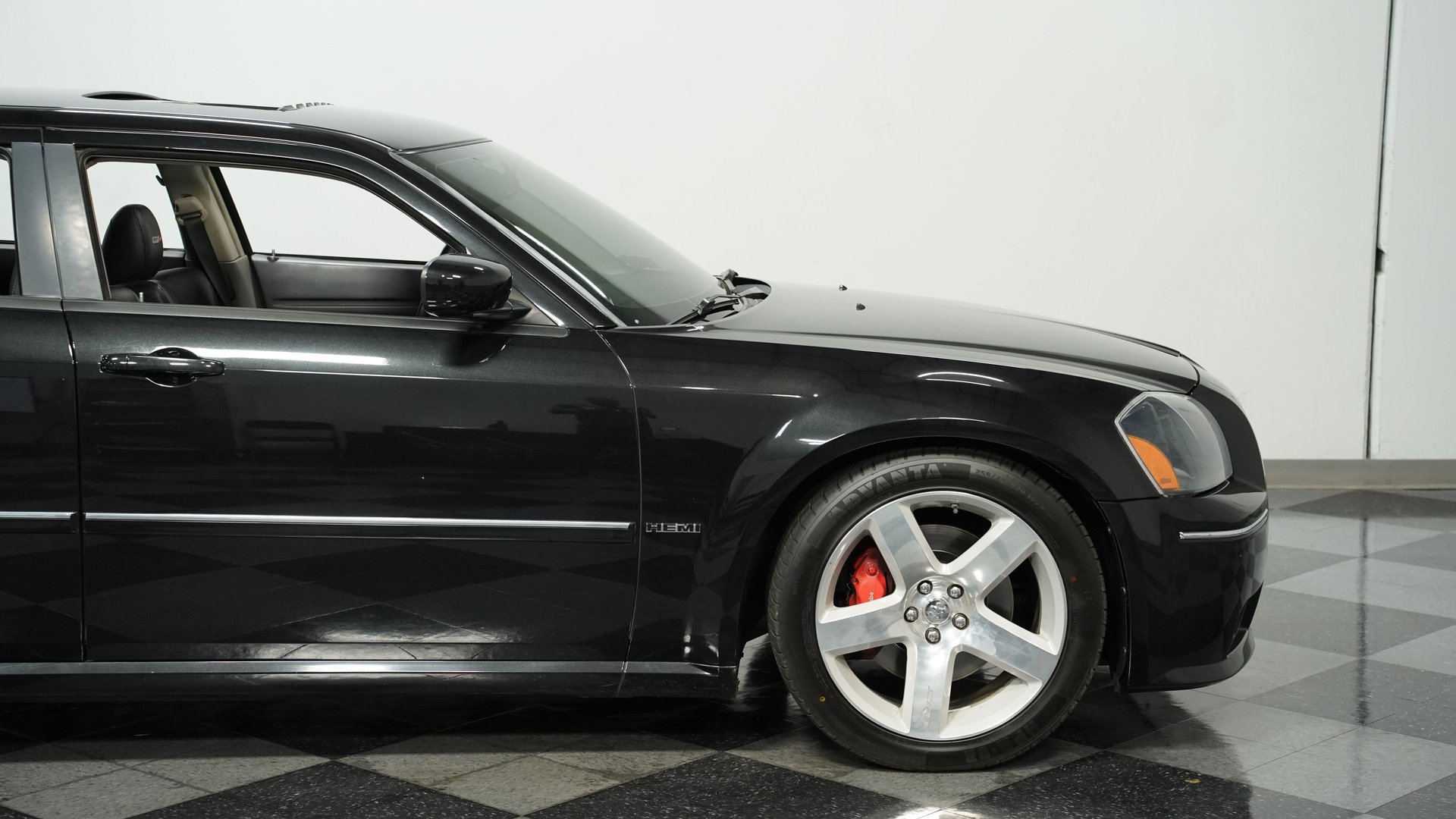 Used 2006 Dodge Magnum SRT8 w/ SRT Option Group III image 24