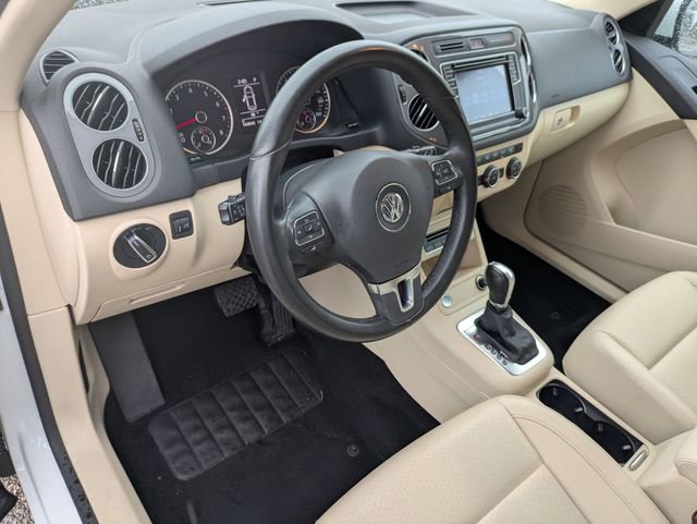 Used 2017 Volkswagen Tiguan S image 7