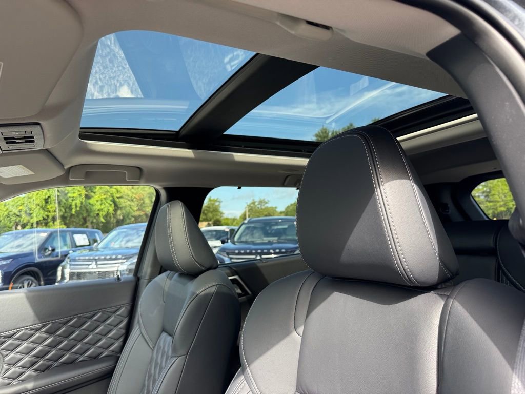 New 2025 Mitsubishi Outlander SEL image 32
