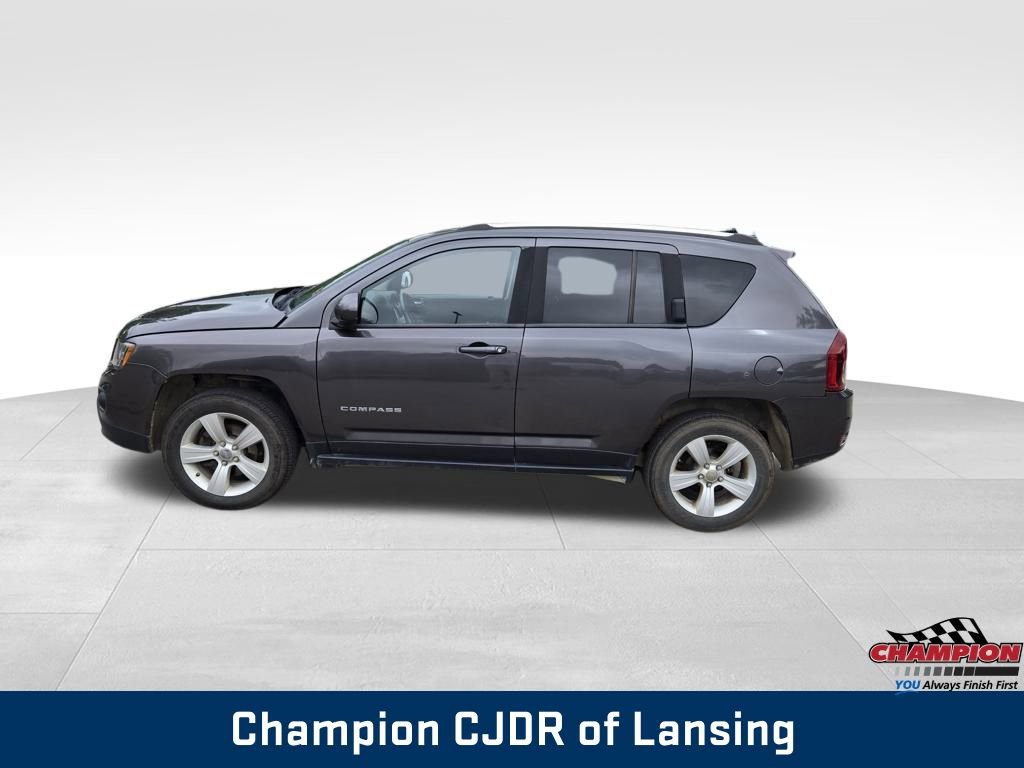Used 2014 Jeep Compass Latitude AWD/4WD image 3