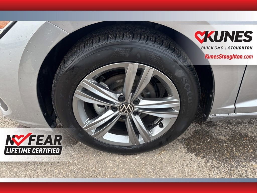 Used 2024 Volkswagen Jetta SE image 15